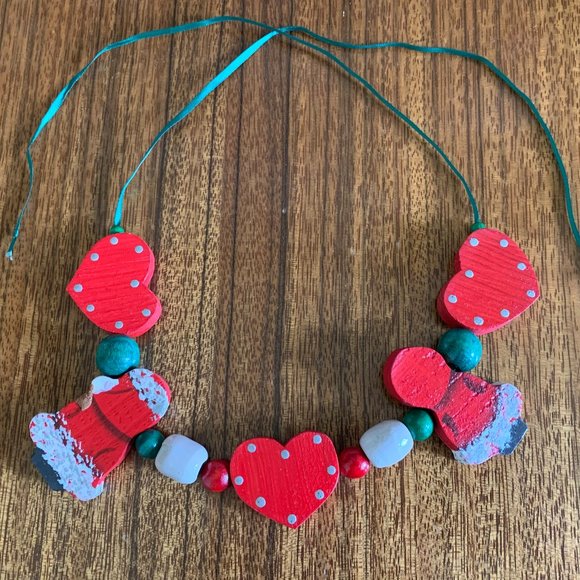 🎉HP🎉 Vintage Hand Painted Santa Claus, Mrs Claus and Hearts Necklace - Picture 4 of 16